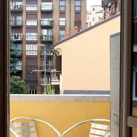 Bright House In Apartment Mailand
